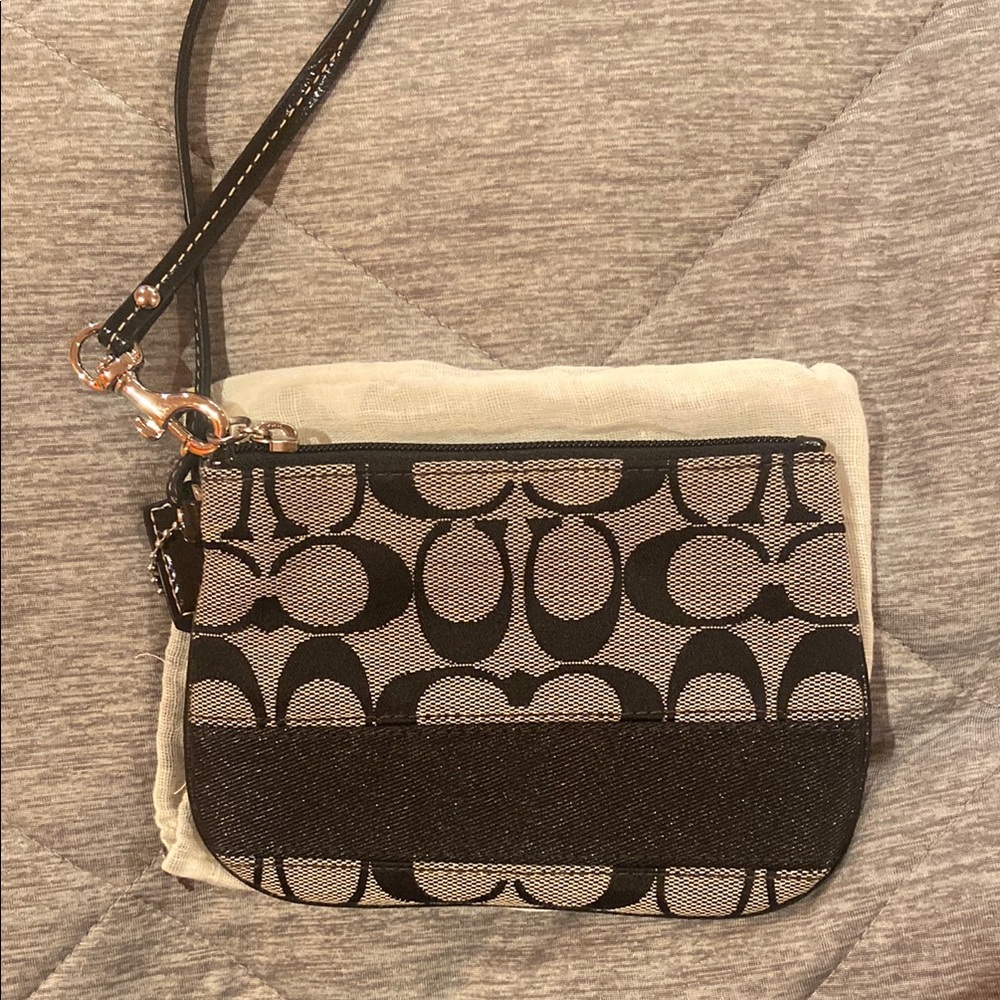 Coach Black and Cream Clutch Signature Design